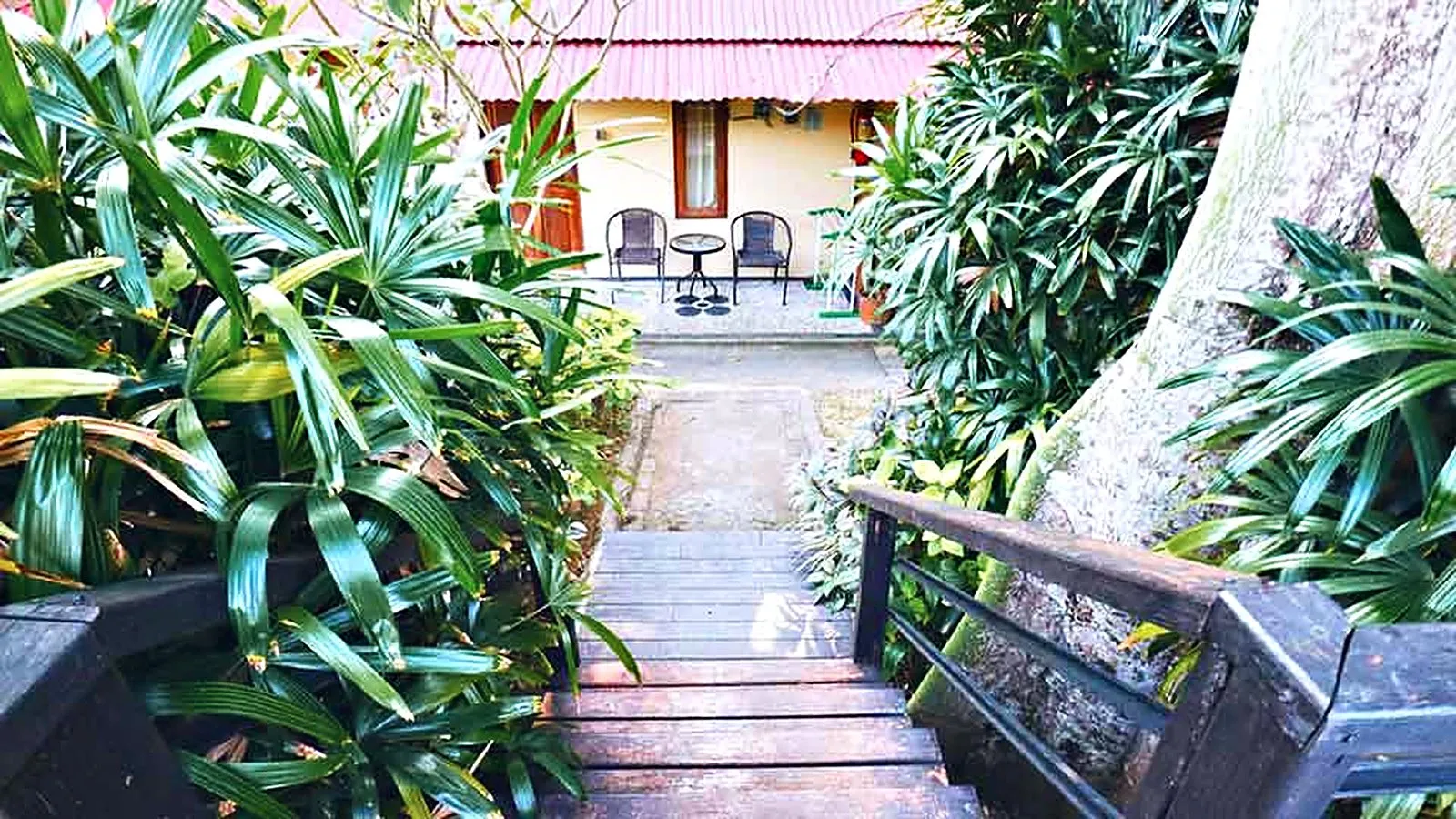 Indgangen til et kost-gæstehus på Bali